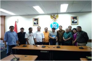 ketua Iwo Kepri dan Dewan Pers foto bersama