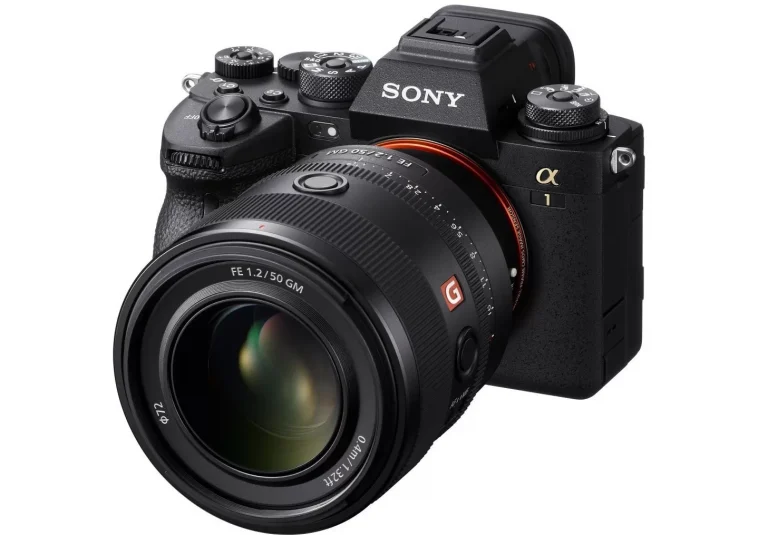 FOTO-2-SEL50F12GM-dengan-Kamera-Alpha-1